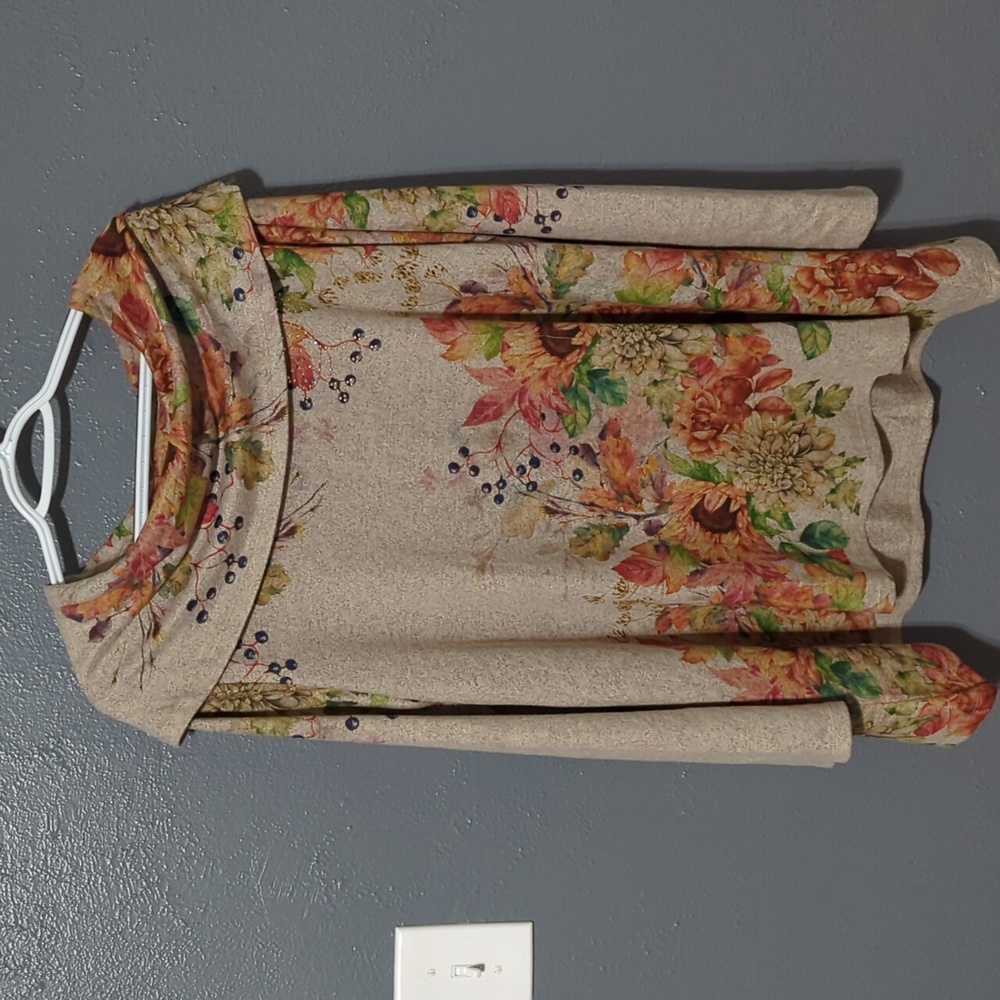 Women's cowl neck top
